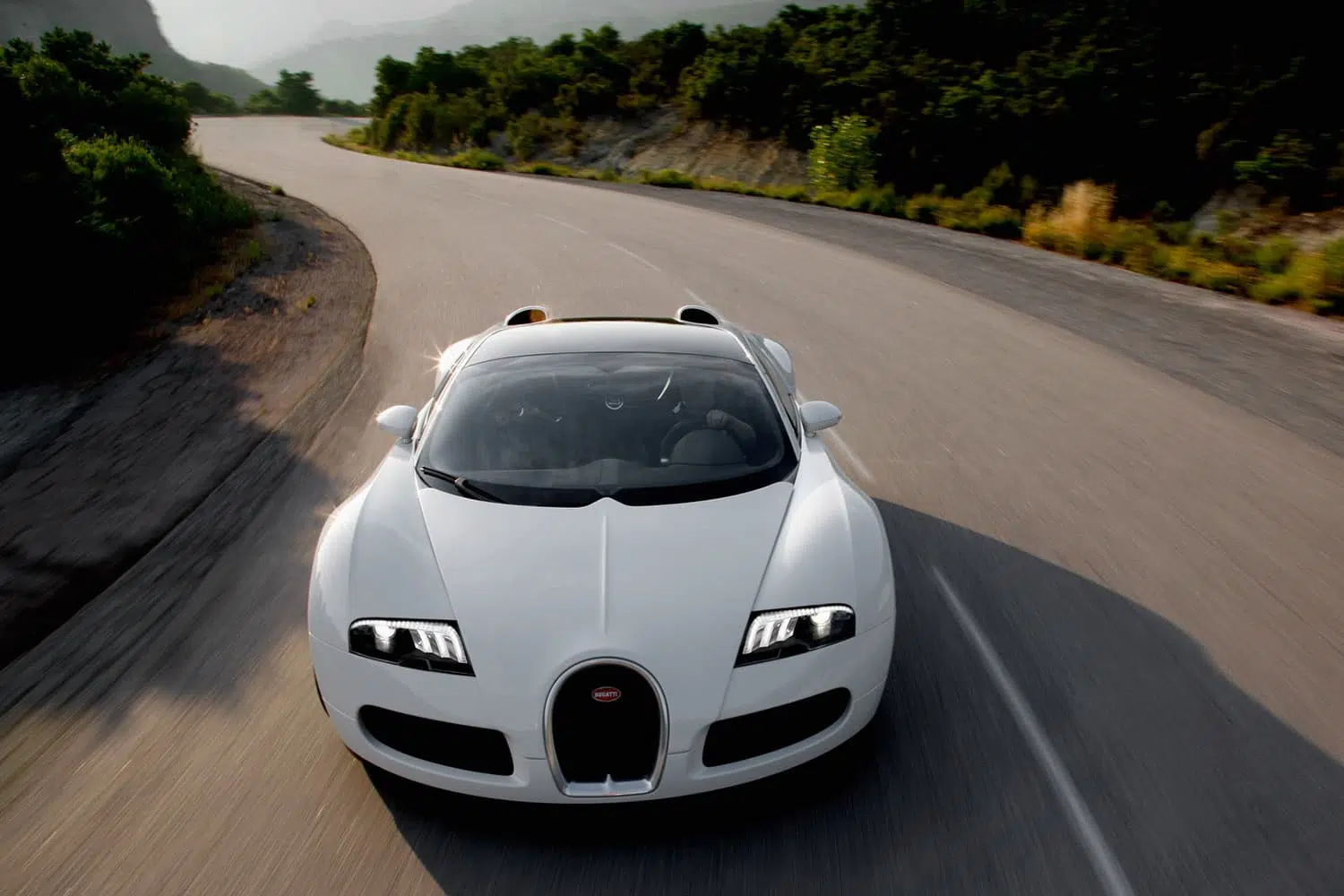 Bugatti-Veyron-01