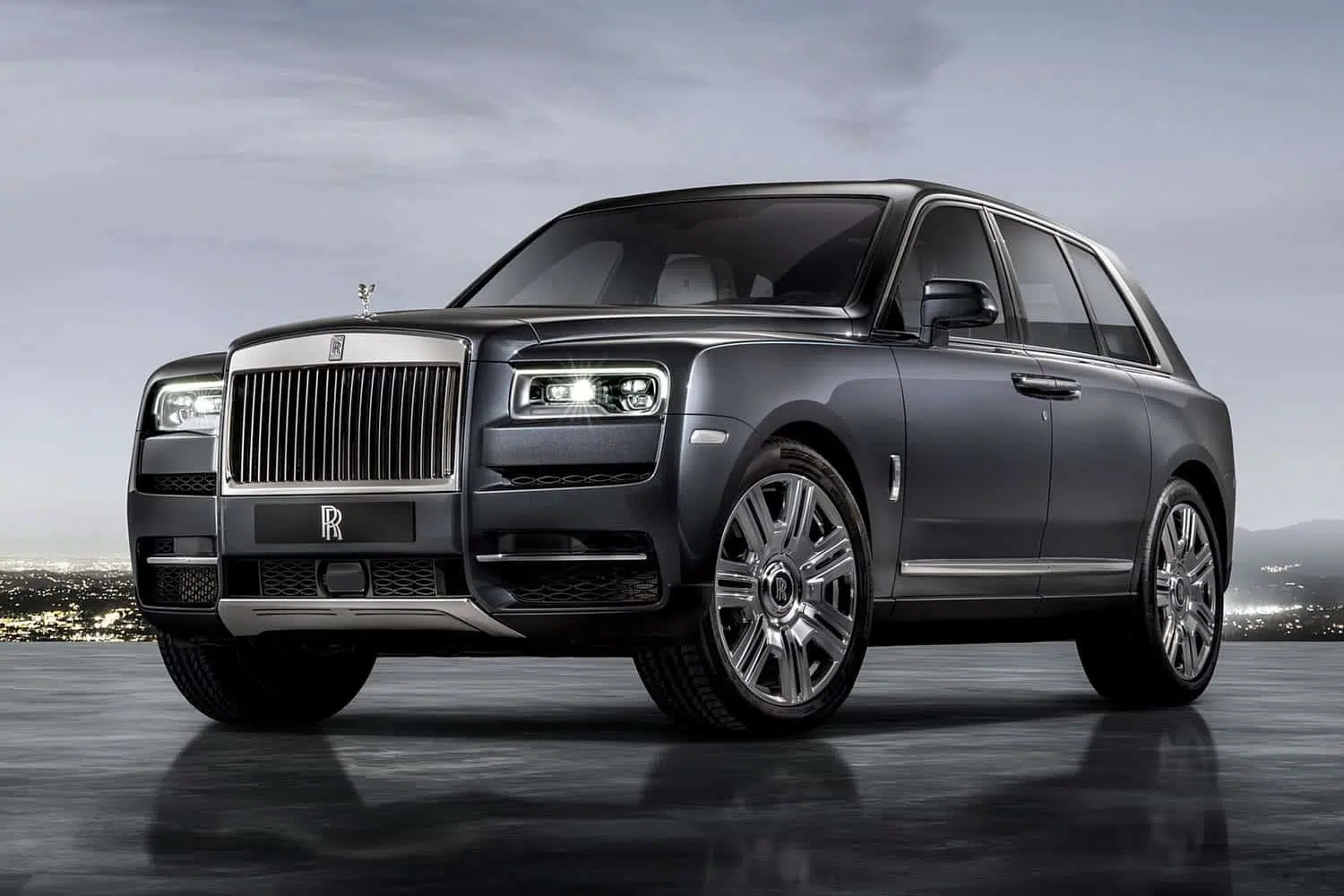 Rolls-Royce-Cullinan-01