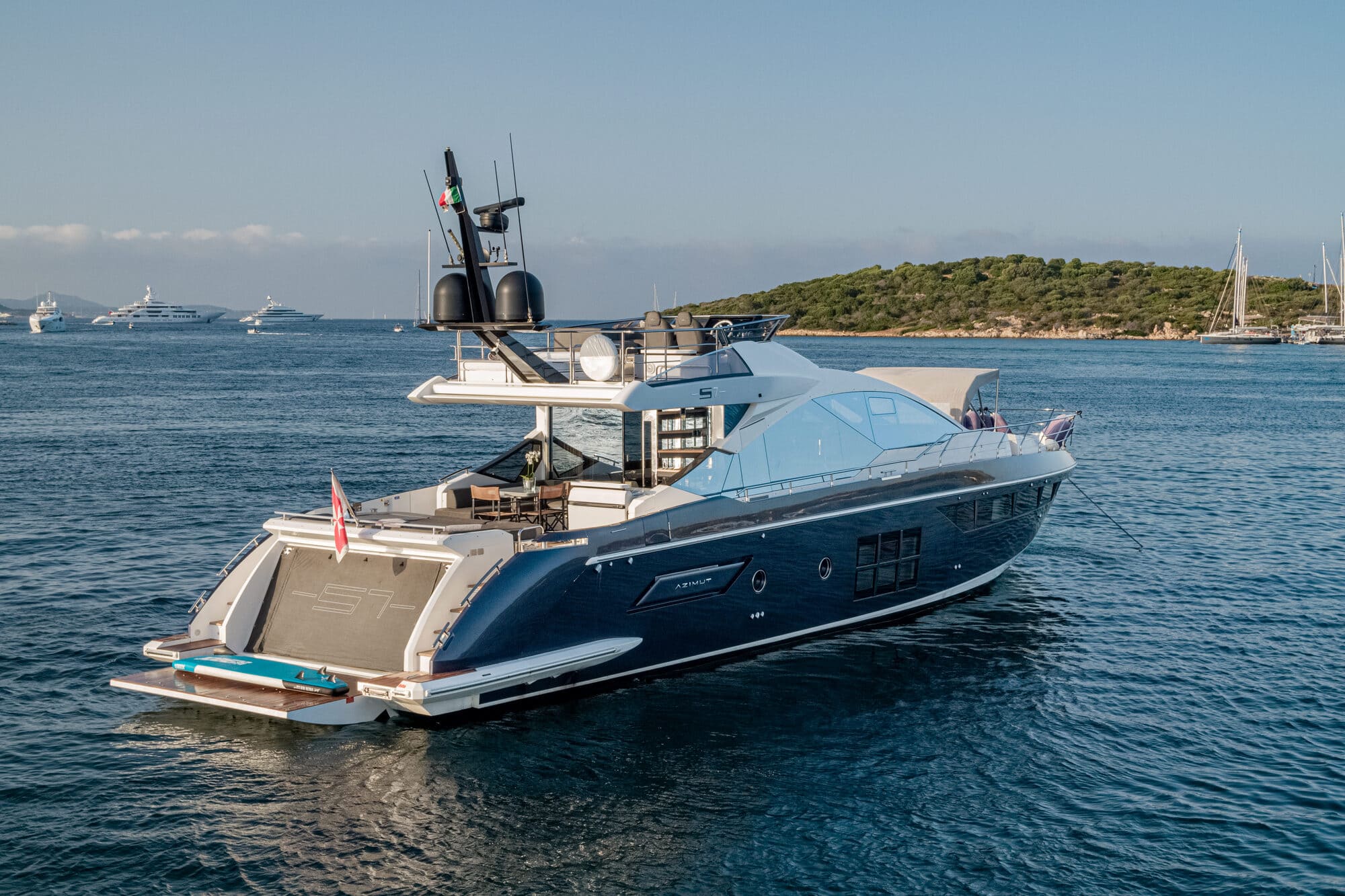 Yacht-Manara-I-Azimut-S7-3