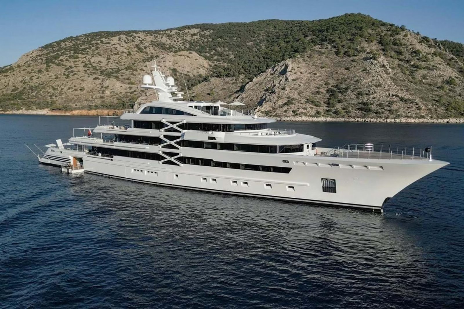 Yacht-Project-X-Golden-Yachts-1