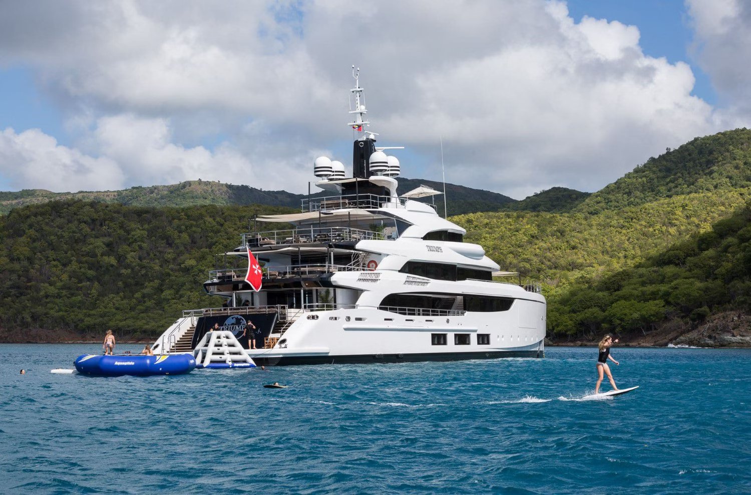 Yacht-Triumph-Benetti-47